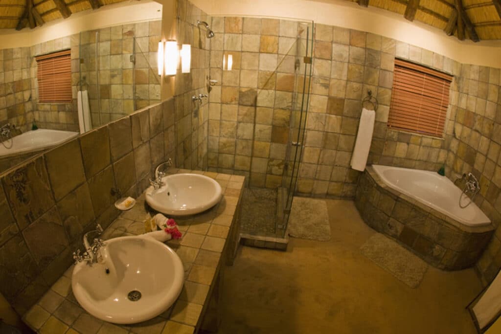 Elephant Plains rondavels bathroom